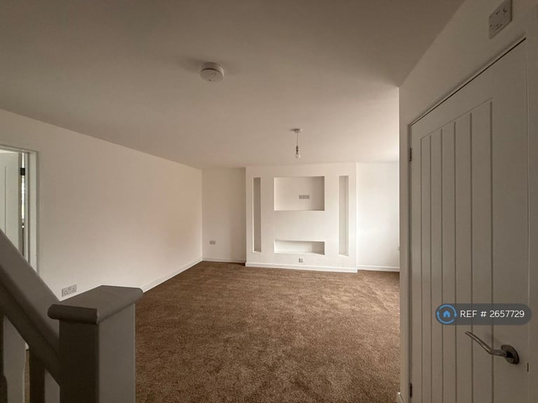 3 bedroom house in Cody Court, Silverdale Close, CV2 (3 bed) (#2657729)