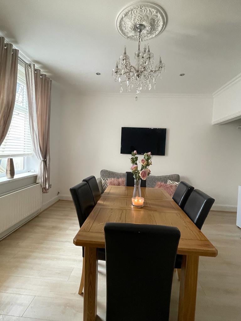 Single bedroom to rent 