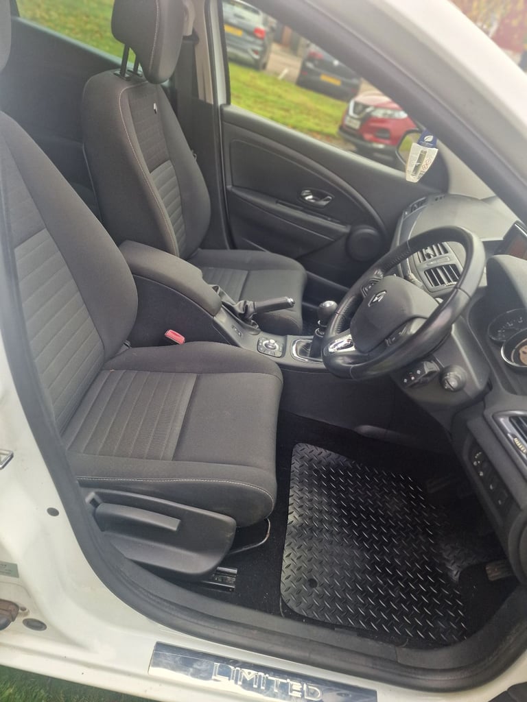 Renault, MEGANE, Hatchback, 2015, Manual, 1598 (cc), 5 doors