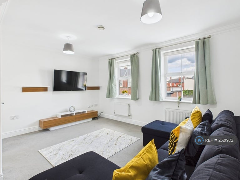 4 bedroom house in Brookbank Close, Cheltenham, GL50 (4 bed) (#2621902)