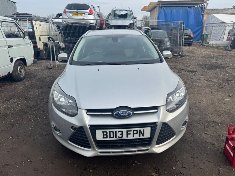 Ford focus mk3 estate 1.0 eco silver 2013 BREAKING FOR PARTS 