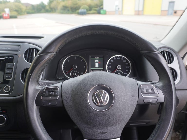2014 Volkswagen Tiguan 2.0 TDI BlueMotion Tech Match DSG 4WD Euro 5 (s/s) 5dr SUV Diesel Automatic