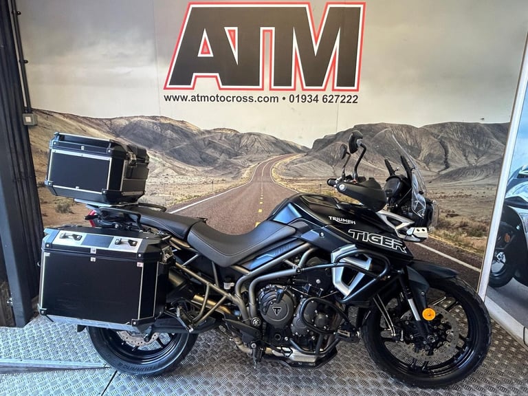 TRIUMPH TIGER 800 XRX LOW 2019, FULL LUGGAGE, SPOT LIGHTS, 12K MILES, FSH, 