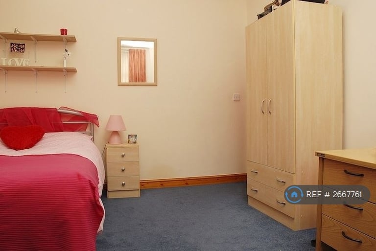 5 bedroom house in Hathersage Road, Manchester, M13 (5 bed) (#2667761)