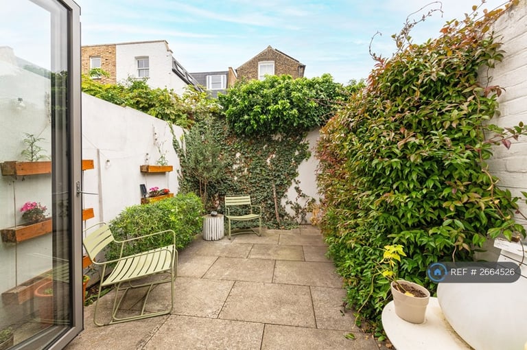 4 bedroom house in Bennerley Road, London, SW11 (4 bed) (#2664526)