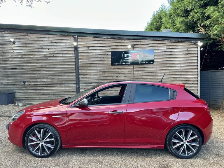 2016 Alfa Romeo Giulietta 1750 TBi Veloce Hatchback 5dr Petrol TCT Euro 6 (240 bhp) HATCHBACK Pet...