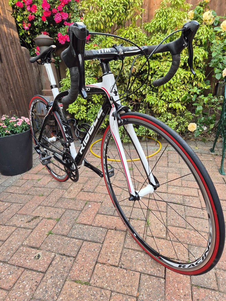 image for Ribble GRAN FONDO FULL CARBON & Better than NEW!!!!