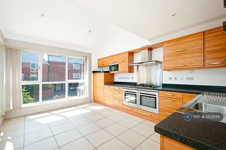 4 bedroom house in Braeburn Way, Kings Hill, West Malling, ME19 (4 bed) (#2523144)