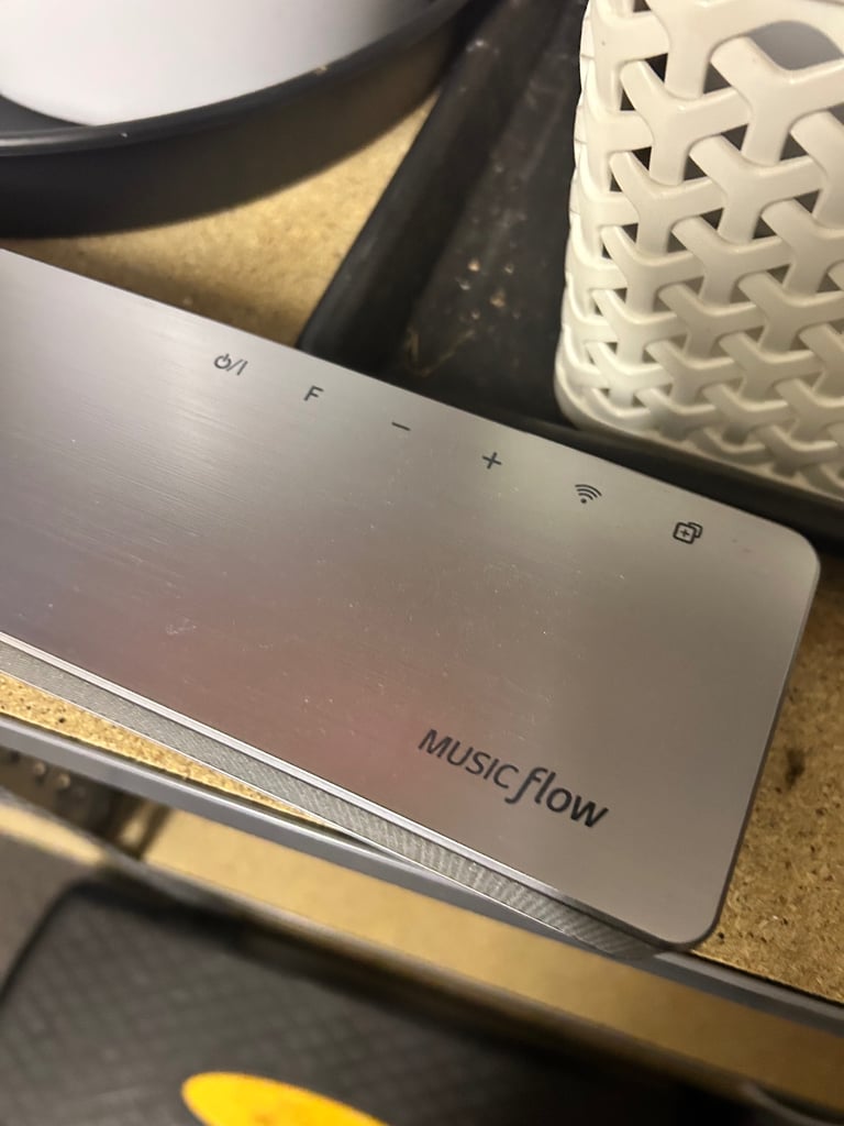 LG SOUNDBAR WITH SUB-WOFFER ( Wi-Fi and Bluetooth )