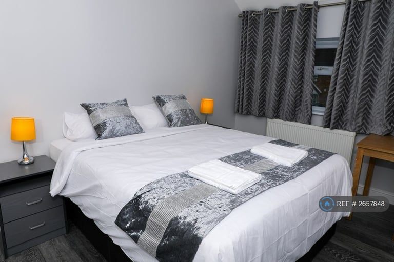 4 bedroom house in Perpins Road, London, SE9 (4 bed) (#2657848)