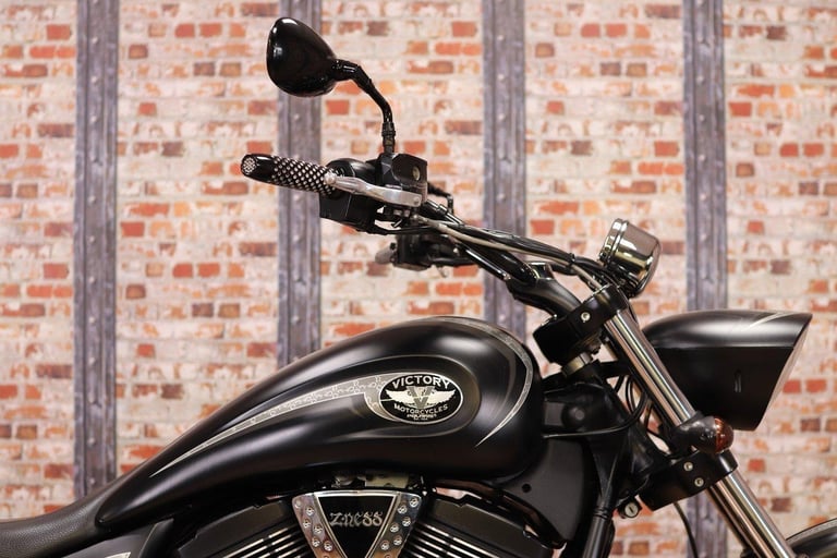 2012 VICTORY VEGAS ZACH NESS LIMITED EDITION - 17,009 MILES - MSR EXHAUST!