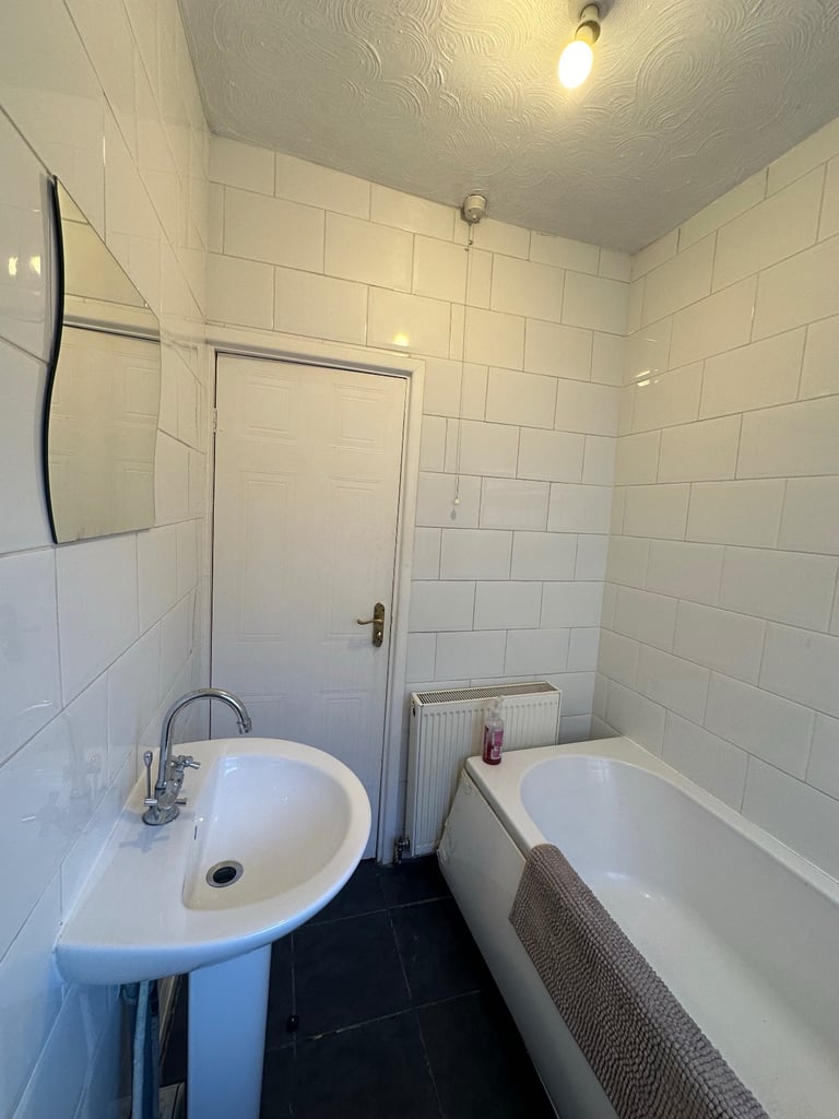 3 bed house to rent L4 5QE