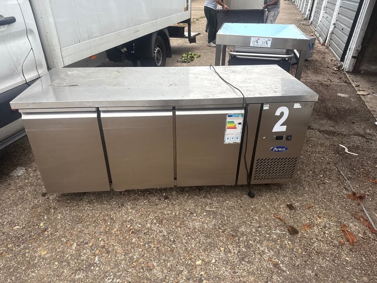 Commercial undercounter fridge 3 doors cafe restaurant 