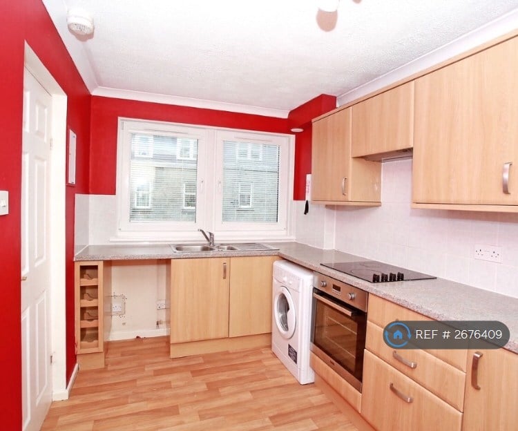 3 bedroom flat in Aberdeen, Aberdeen, AB24 (3 bed) (#2676409)