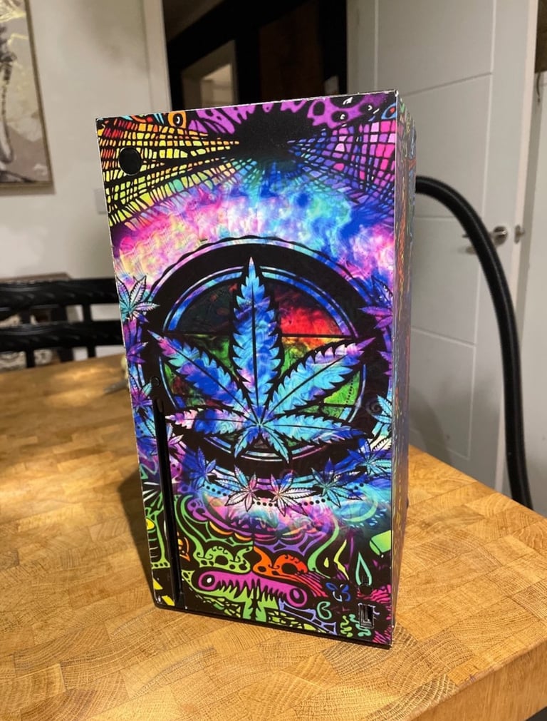 Xbox One - 500GB - Excellent Condition - Includes Controller