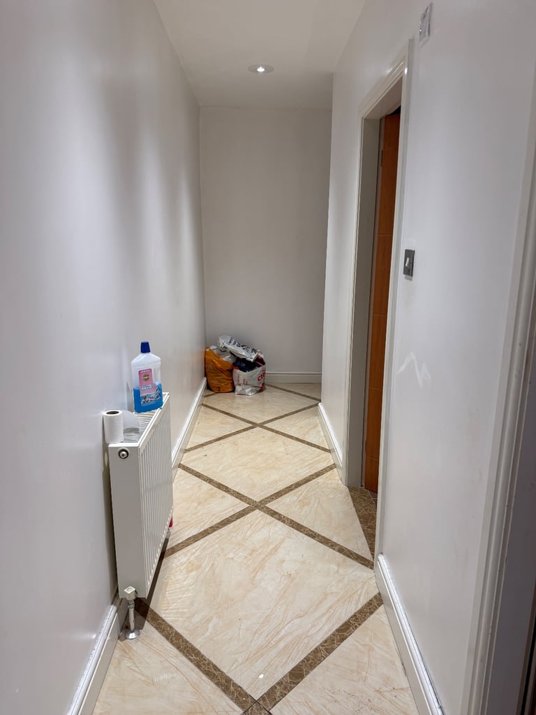 1 bedroom apartment / flat