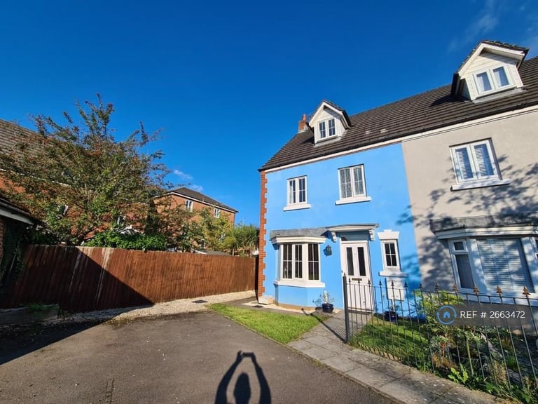 4 bedroom house in Heol Yr Eithin, Pencoed, Bridgend, CF35 (4 bed) (#2663472)