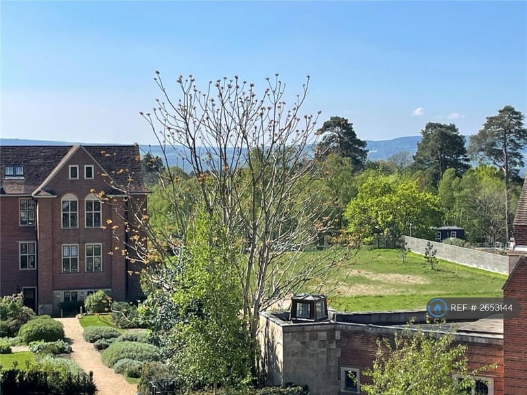 2 bedroom flat in Adams Walk, Midhurst, GU29 (2 bed) (#2653144)