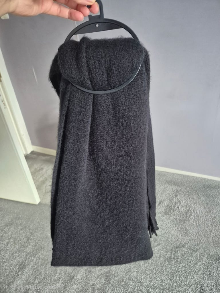 image for Women scarf.