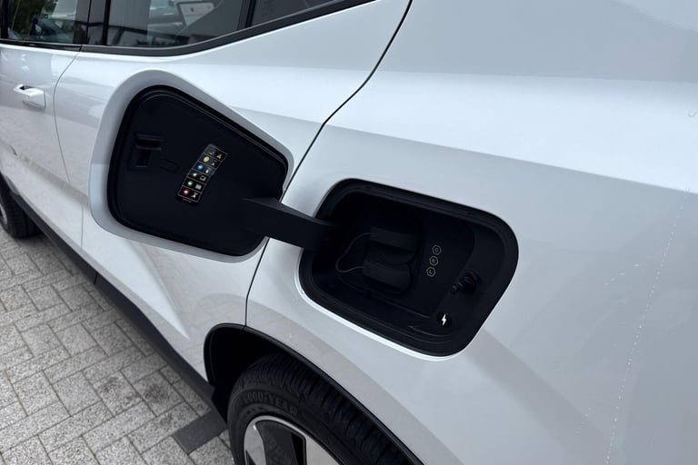 2025 Volvo EX30 Single Motor Extended Range 69kWh Plus SUV 5dr Electric Auto (272 ps) ESTATE Elec...