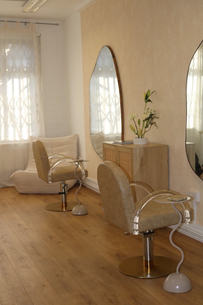 Salon Chair for Rent – Private Studio – Finsbury Park (Free Parking!)