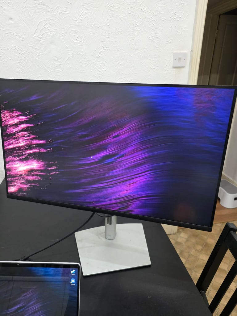 Dell p3223qe 4k usb c hub monitor