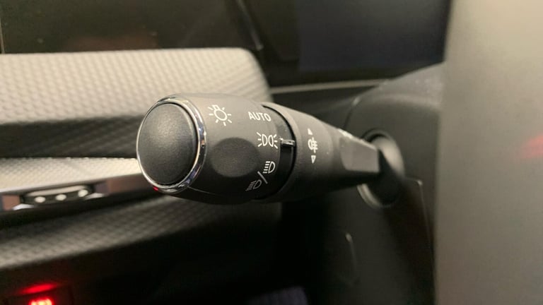 2025 DS Automobiles DS 4 1.6 E-TENSE 12.4kWh Rivoli Hatchback 5dr Petrol Plug-in Hybrid EAT8 Euro...