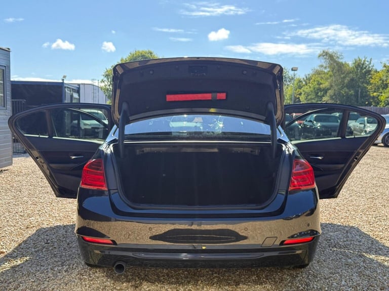 BMW 3 SERIES 2.0 318d Sport Euro 5 (s/s) 4dr 2015