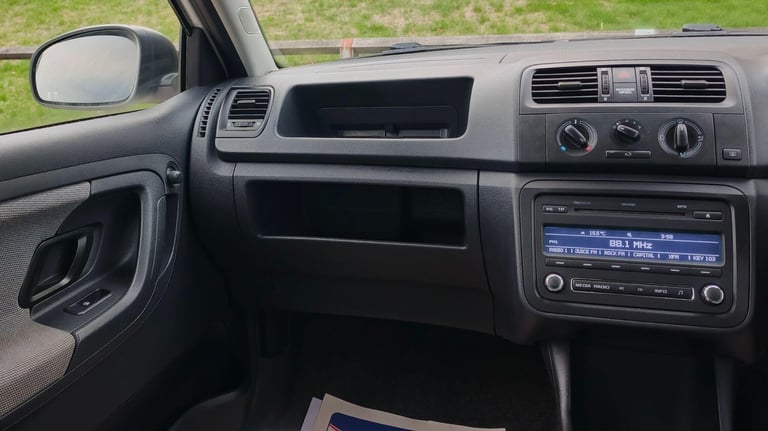 2010 Skoda Fabia 1.2 S Euro 5 5dr HATCHBACK Petrol Manual