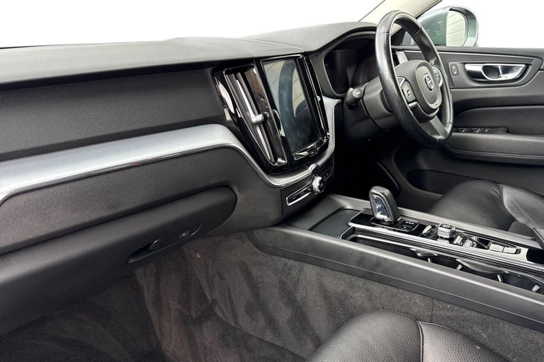 2019 Volvo XC60 2.0 B4 MHEV Momentum Auto AWD Euro 6 (s/s) 5dr SUV DIESEL Automatic