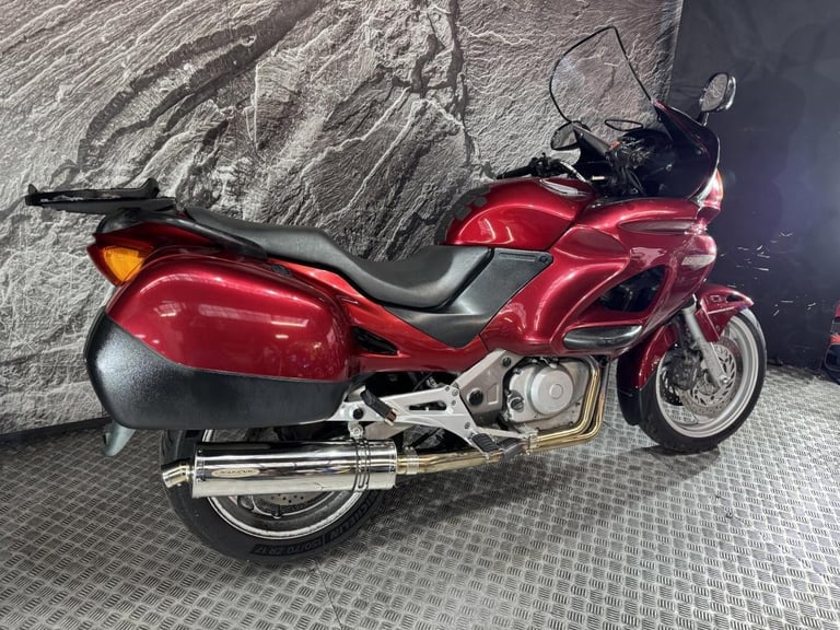 HONDA DEAUVILLE 650 NT 650 V-5