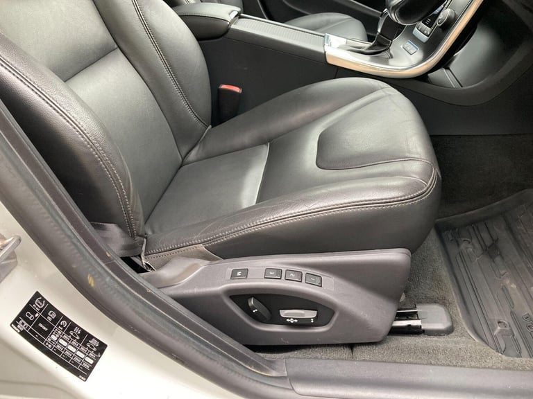 2014 Volvo V60 2.4 D6 Estate 5dr Diesel Plug-in Hybrid Geartronic AWD Euro 5 (s/s) (285 ps ESTATE...