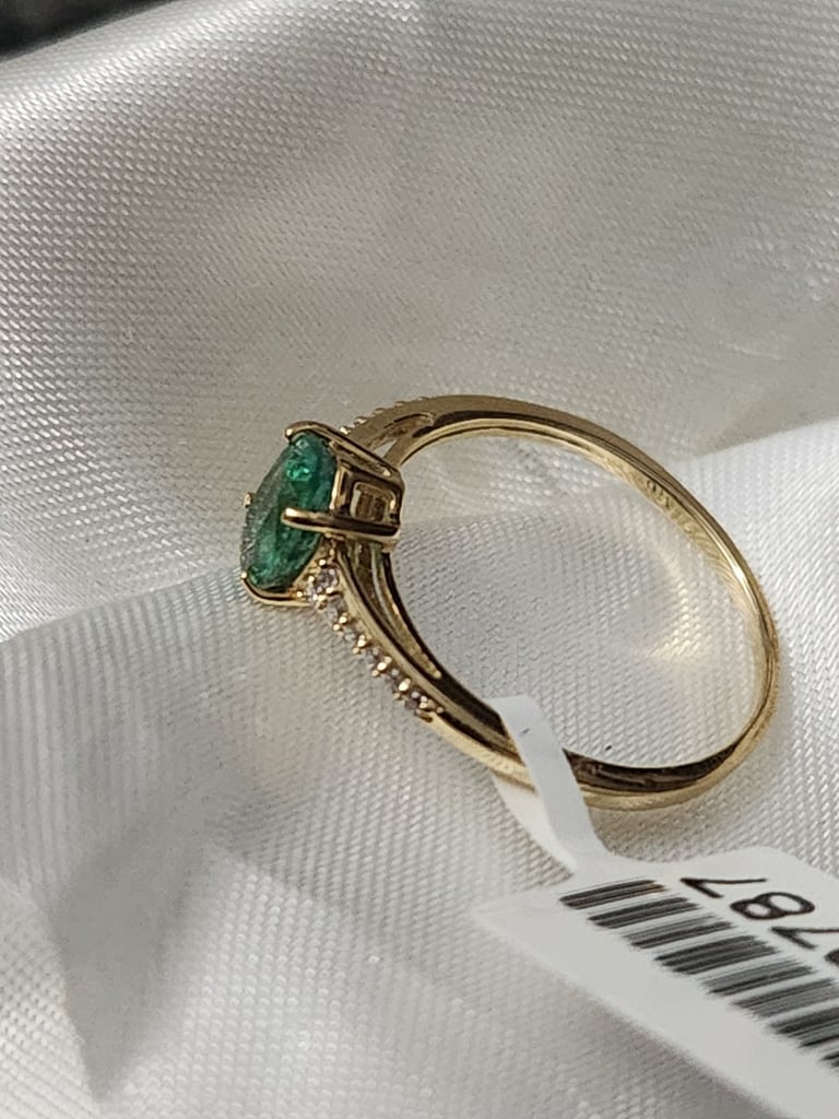9ct Gold Ring  Size K Emerald Ring 1.00ct Brand new 