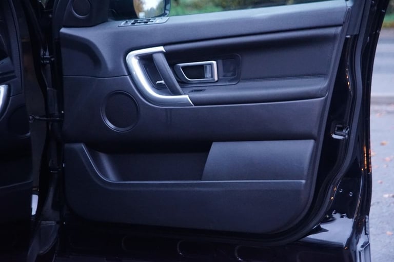 2019 Land Rover Discovery Sport 2.0 TD4 Landmark SUV 5dr Diesel Auto 4WD Euro 6 (s/s) (180 ps) ES...