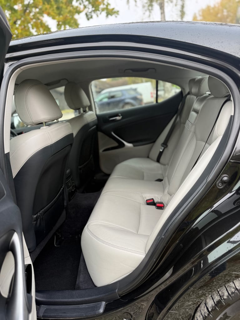 2011 Lexus IS 200d Advance 4dr SALOON Diesel Manual