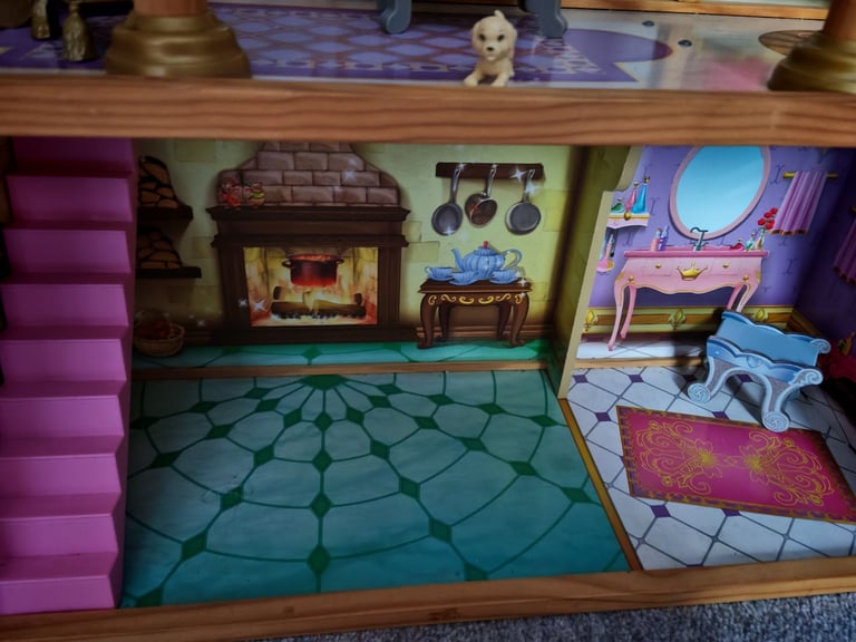 Disneys doll house 