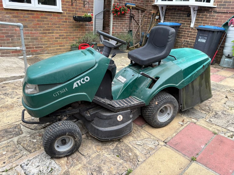 Ride on mower for Sale Lawn Mowers Grass Trimmers Gumtree