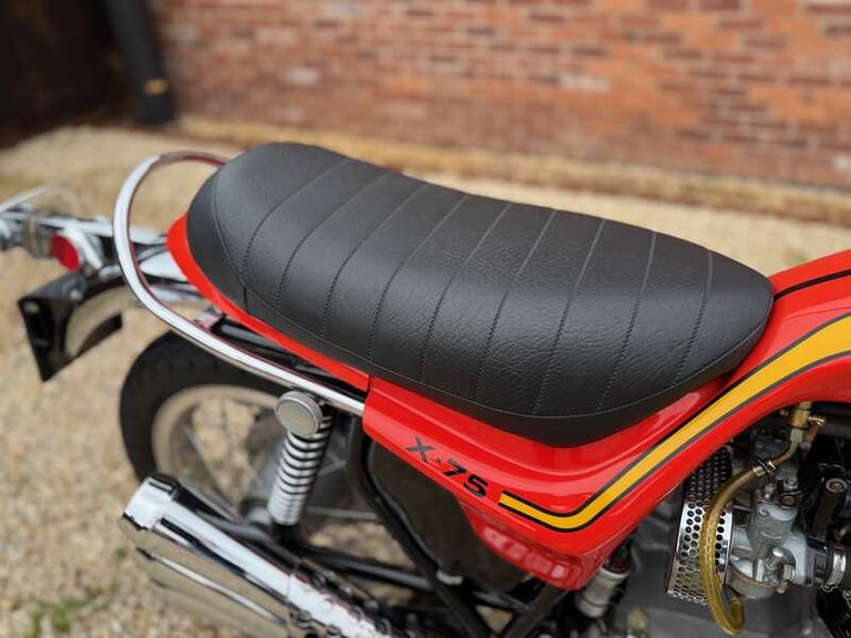 2004 Triumph X-75 HURRICANE PETROL Manual