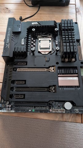 Motherboard Asus Sabertooth Z87 bundle in Goole, East Yorkshire