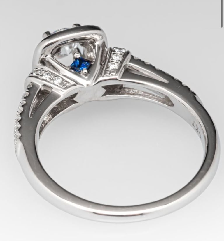 Stunning Vera Wang Designer Diamond Engagement Ring
