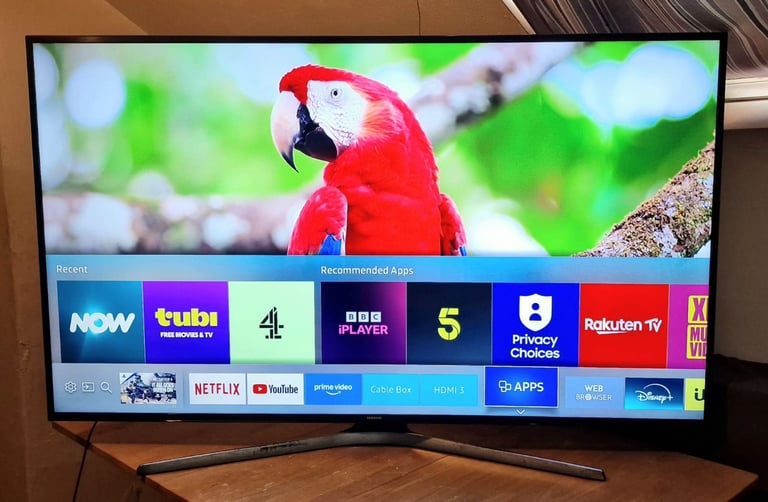 Samsung SMART tv 65 inch 4k UHD Fully Working order 