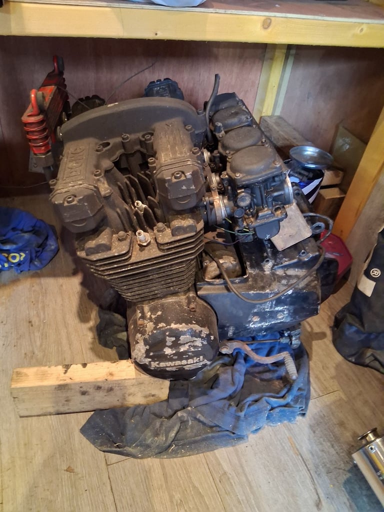 Kawasaki 550cc engine