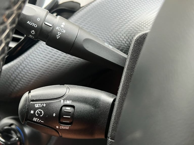 2018 Peugeot 208 1.2 PureTech Allure Hatchback 5dr Petrol EAT Euro 6 (s/s) (110 ps) Hatchback Pet...