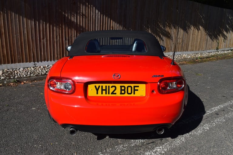 MAZDA MX-5 2.0 i Sport Tech Red Manual Petrol 2012