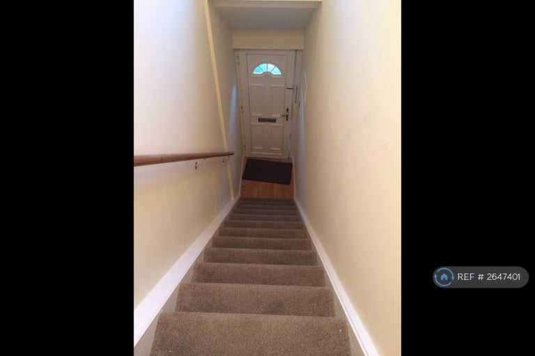1 bedroom flat in St Gregory Close, Ruislip, HA4 (1 bed) (#2647401)