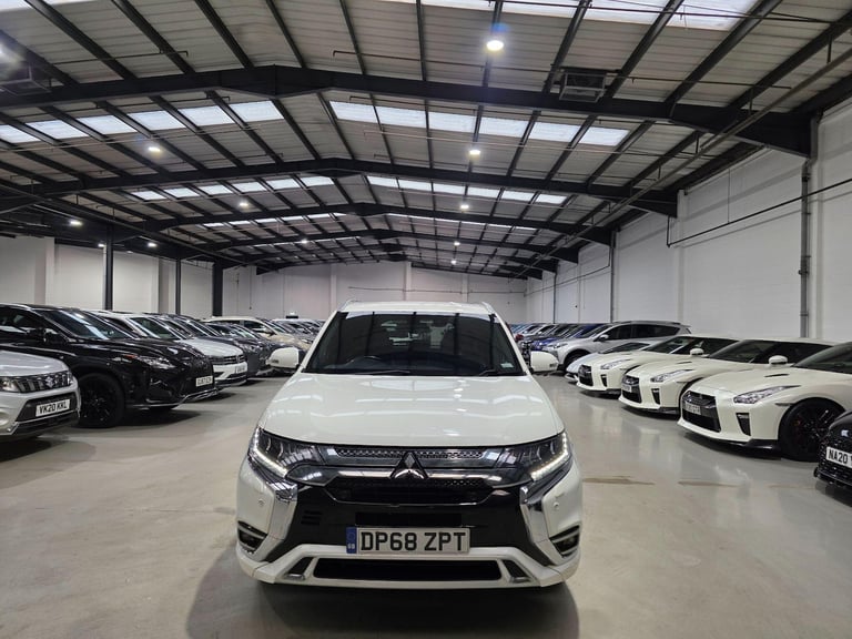 2019 Mitsubishi Outlander 2.4h TwinMotor 13.8kWh 4hs CVT 4WD Euro 6 (s/s) 5dr ESTATE Petrol/Elect...