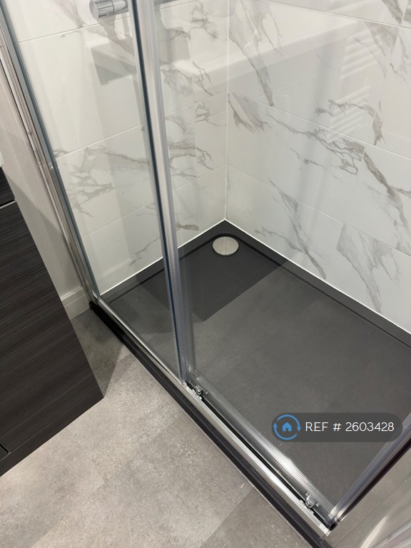 3 bedroom flat in High Street, Worksop, S80 (3 bed) (#2603428)