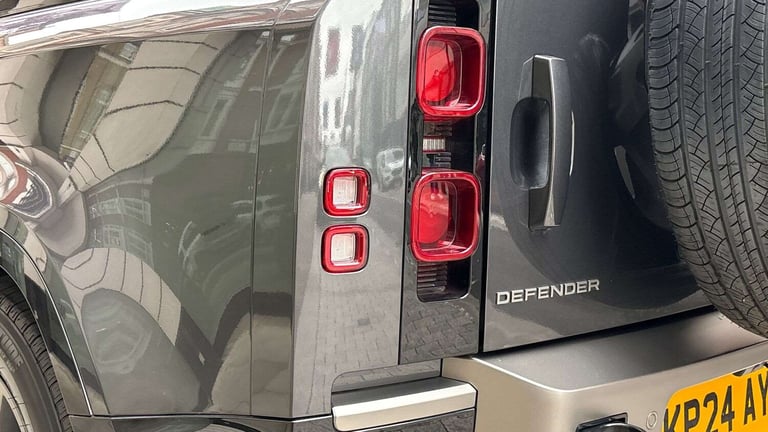 2024 Land Rover Defender 3.0 D250 X-Dynamic HSE 90 3dr Auto ESTATE DIESEL Automatic