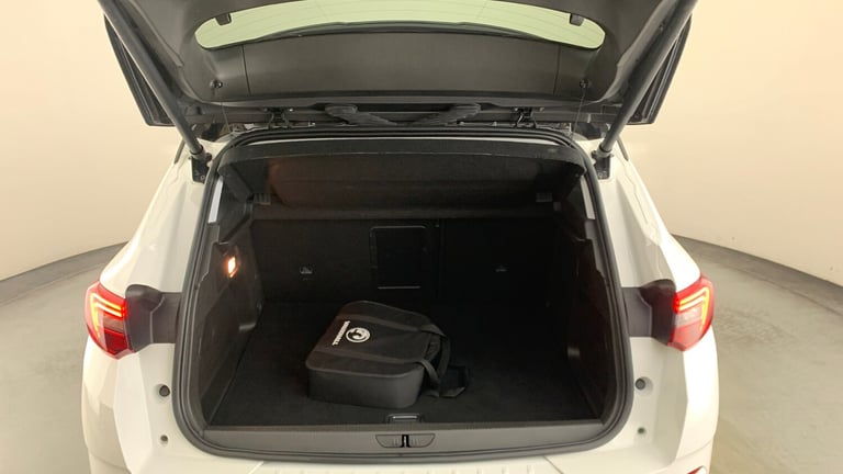 2023 Vauxhall Grandland 1.6 14.2kWh GSe SUV 5dr Petrol Plug-in Hybrid Auto AWD Euro 6 (s/s) (300 ...