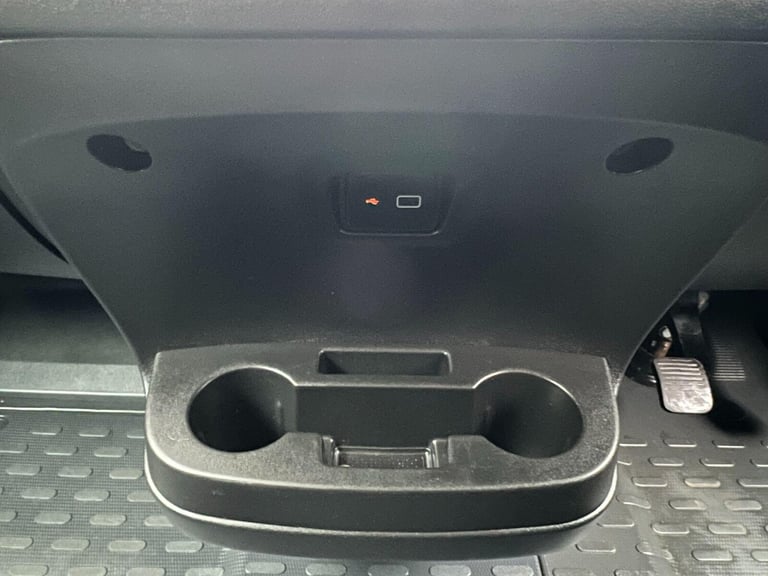 2022 Peugeot Boxer 2.2 BlueHDi 335 S Platform Cab L3 Euro 6 (s/s) 2dr Luton Diesel Manual